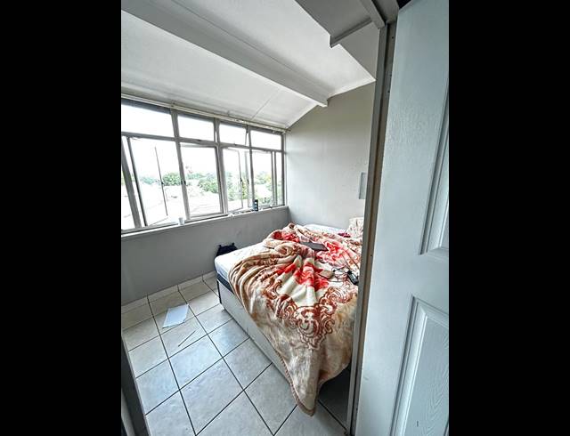 2 BEDROOM FLAT FOR SALE IN SCOTTSVILLE